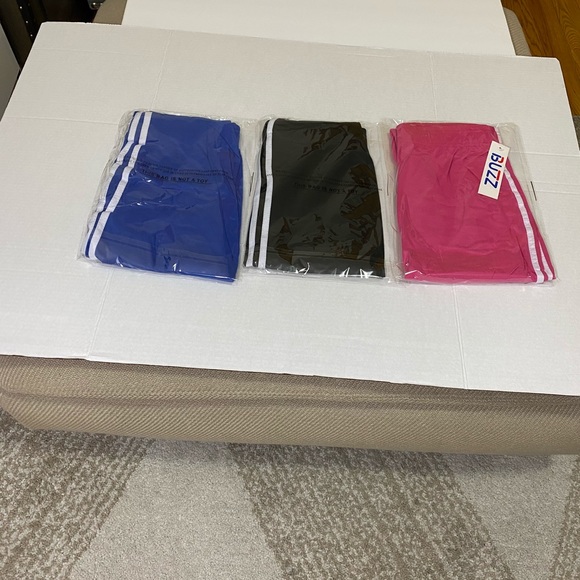 Wow what a deal 3 comfy leggings with strips - Picture 3 of 9